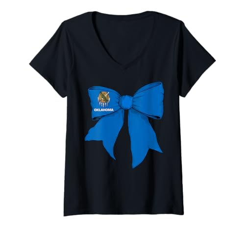 Damen Kokettenschleifenband für Mädchen, Flagge des Bundesstaates Oklahoma T-Shirt mit V-Ausschnitt Damen Kokettenschleifenband für Mädchen, Flagge des Bundesstaates Oklahoma T-Shirt mit V-Ausschnitt von Womens Coquette Bow Oklahoma Heritage Flag Gifts