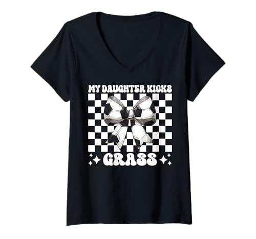 Damen Meine Tochter kickt Grass Fußball Mama Muttertag Kokettenbogen T-Shirt mit V-Ausschnitt von Womens Coquette Bow Ribbon Soccer Player Gifts