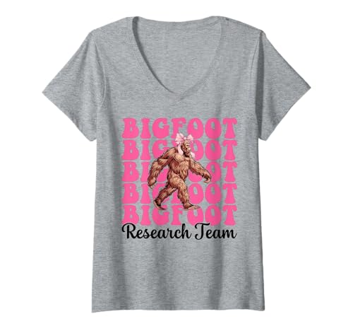 Damen Bigfoot Research Team Lustiger Sasquatch Girl Mom Coquette Bow T-Shirt mit V-Ausschnitt Damen Bigfoot Research Team Lustiger Sasquatch Girl Mom Coquette Bow T-Shirt mit V-Ausschnitt von Womens Pink Coquette Bow Bigfoot Sasquatch Gifts