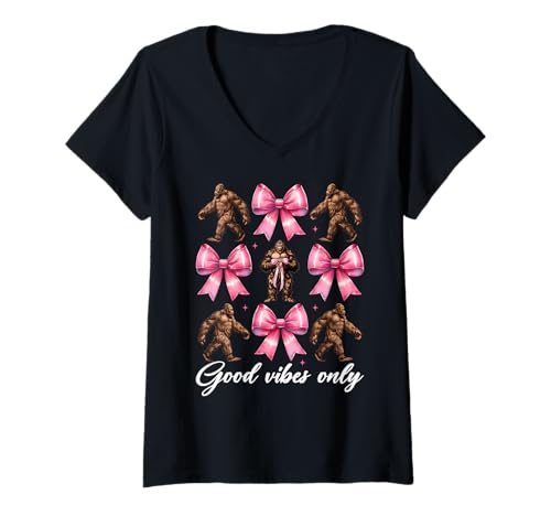 Damen Lustiger Bigfoot Sasquatch Girl Coquette Bow Only Good Vibes T-Shirt mit V-Ausschnitt Damen Lustiger Bigfoot Sasquatch Girl Coquette Bow Only Good Vibes T-Shirt mit V-Ausschnitt von Womens Pink Coquette Bow Bigfoot Sasquatch Gifts
