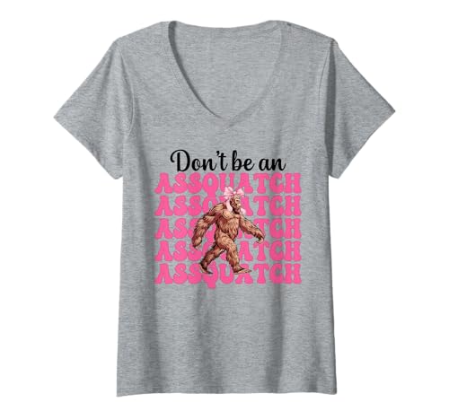 Damen Lustiges Bigfoot Sasquatch Girl Mama Sei kein Assquatch T-Shirt mit V-Ausschnitt Damen Lustiges Bigfoot Sasquatch Girl Mama Sei kein Assquatch T-Shirt mit V-Ausschnitt von Womens Pink Coquette Bow Bigfoot Sasquatch Gifts