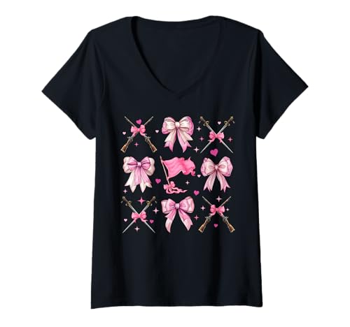 Damen Color Guard Flagge Mädchen Kokette Schleife Rosa Mama T-Shirt mit V-Ausschnitt Damen Color Guard Flagge Mädchen Kokette Schleife Rosa Mama T-Shirt mit V-Ausschnitt von Womens Pink Coquette Bow Color Guard Flag Gifts