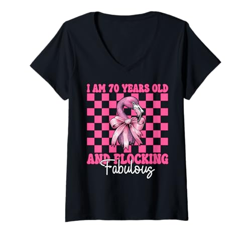 Damen Flamingo-Geburtstag Ich Bin 70 Jahre alt und fabelhaft in Scharen T-Shirt mit V-Ausschnitt von Womens Pink Coquette Bow Flamingo Animal Gifts