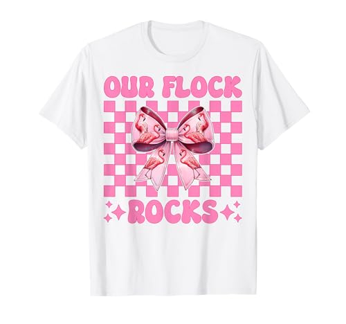 Lustiger pinkfarbener Kokettenbogen für Mädchen, Mama, Our Flock Rocks T-Shirt von Womens Pink Coquette Bow Flamingo Animal Gifts