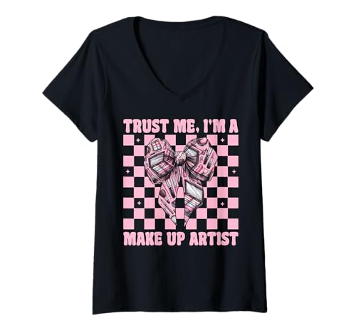 Damen Vertrauen Sie Mir, ich Bin Visagistin MUA Girl Mom Coquette Bow T-Shirt mit V-Ausschnitt Damen Vertrauen Sie Mir, ich Bin Visagistin MUA Girl Mom Coquette Bow T-Shirt mit V-Ausschnitt von Womens Pink Coquette Bow MUA Beautician Gifts