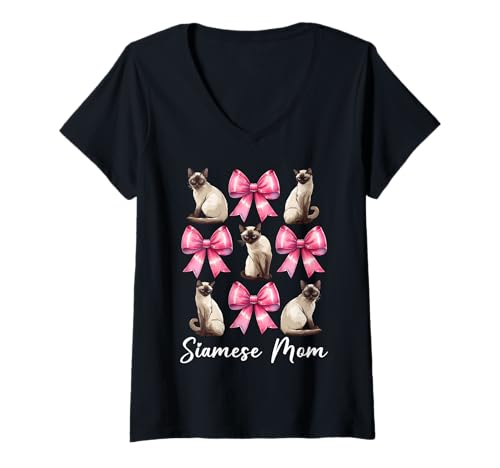 Damen Siamesische Mutter Siamesische Katze Mama Muttertag Kokette Schleife T-Shirt mit V-Ausschnitt Damen Siamesische Mutter Siamesische Katze Mama Muttertag Kokette Schleife T-Shirt mit V-Ausschnitt von Womens Pink Coquette Bow Siamese Cat Pet Gifts