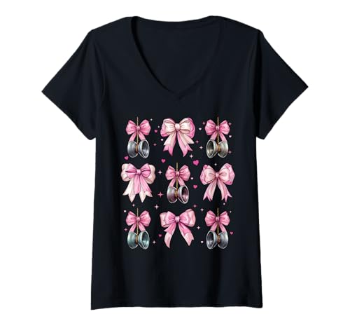 Damen Yoyo Spielzeug Mädchen Kokette Schleife Rosa Mama Mama T-Shirt mit V-Ausschnitt Damen Yoyo Spielzeug Mädchen Kokette Schleife Rosa Mama Mama T-Shirt mit V-Ausschnitt von Womens Pink Coquette Bow Yoyo Toy Gifts