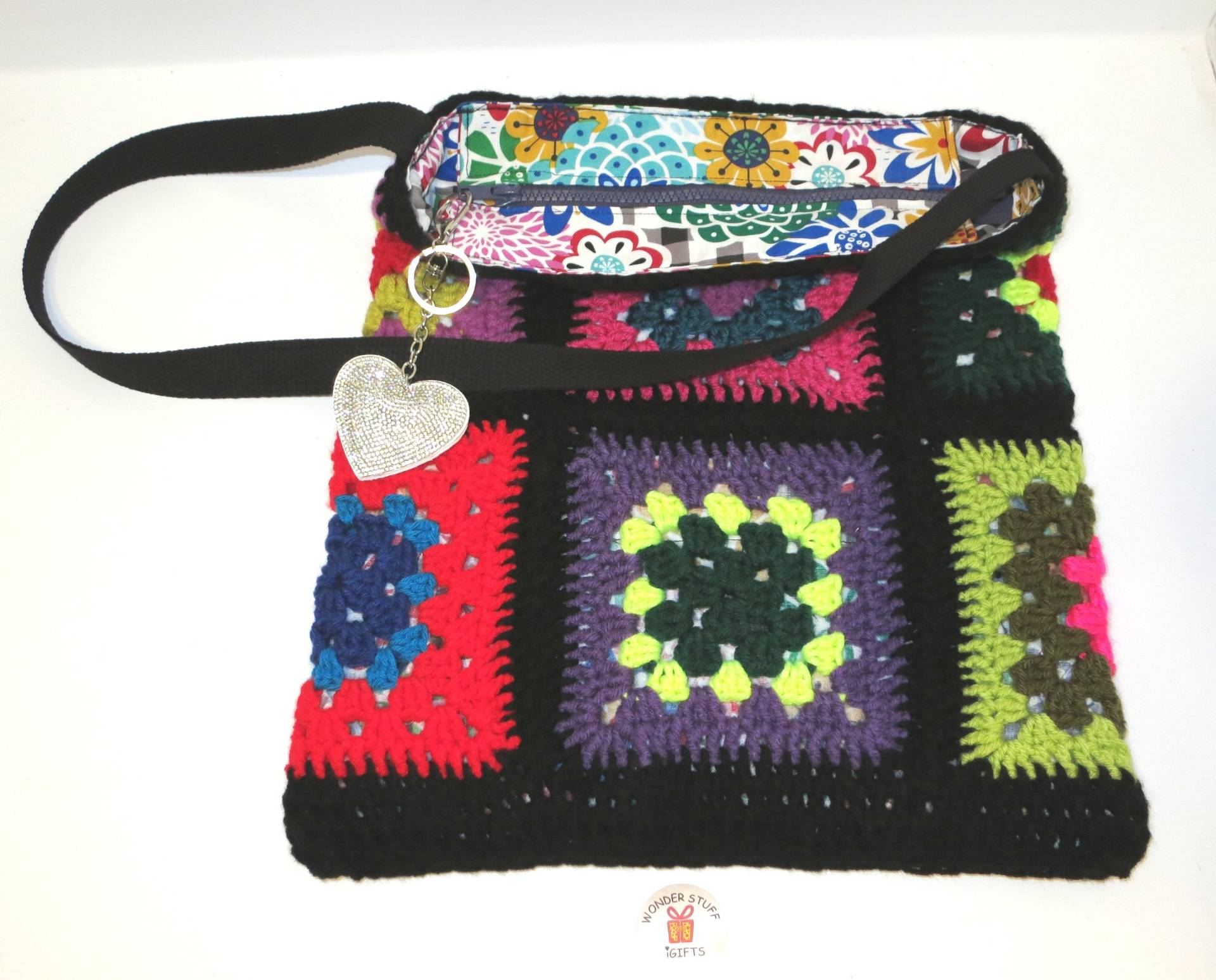 Grandma Squares Rot, Lila Und Schwarz Handtasche Grandma Squares Rot, Lila Und Schwarz Handtasche von WonderStuffiGifts
