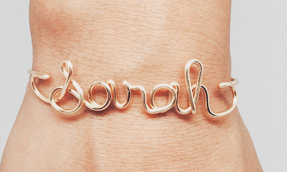 Benutzerdefinierte Personalisierte 14K Gold Fill | Sterling Silber Wire Wort Name Armband Words Personalisiertes Namensarmband von WonderWireDesign