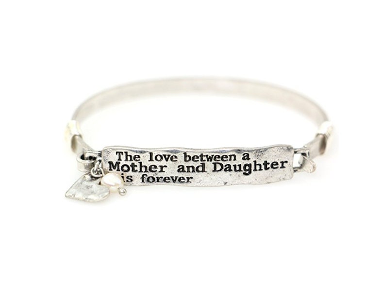 The Love Between A Mother & Daughter Is Forever" Ermutigender Armreif Mit Draht-Design Und Süßem Herz Charm Perle The Love Between A Mother & Daughter Is Forever" Ermutigender Armreif Mit Draht-Design Und Süßem Herz Charm Perle von Wonderent