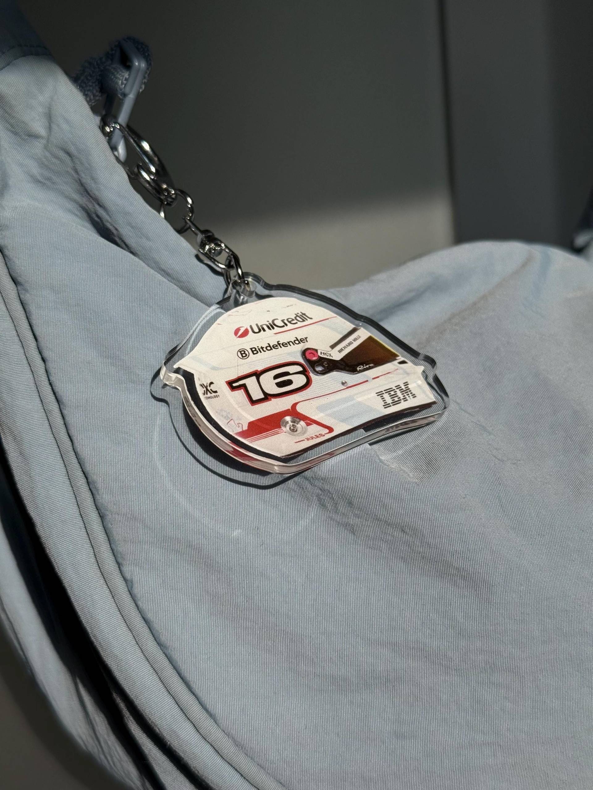 2025 Formula 1 Helmet Keychain - Charles Leclerc 2025 Formula 1 Helmet Keychain - Charles Leclerc von WonderlandArtsCo