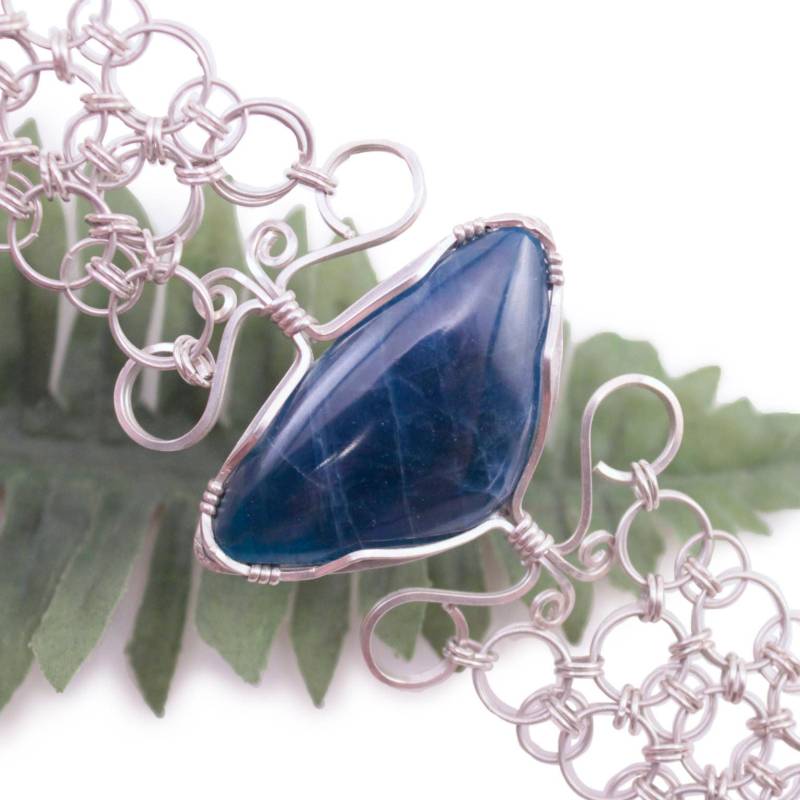 Tiefe Petrol Apatit E Und Chainmaille Armband - Sterling von WonderlandDesigns