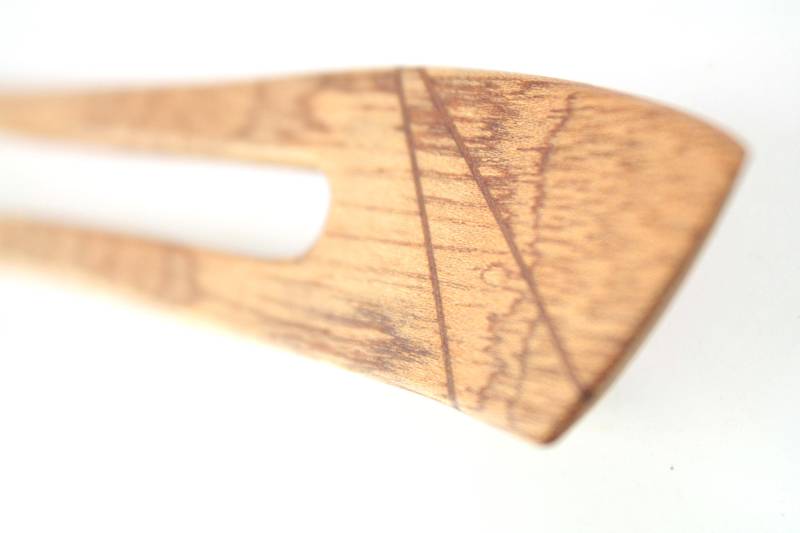 Haargabel , Holzhaargabel Haarspieß Holzhaarspieß/Normale Größe 2 Zinken Gebogen Schmale Form Intarsie Rotholz von WoodArtGermany