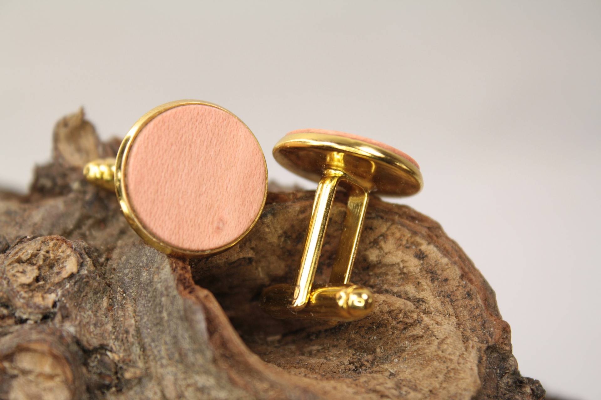 Manschettenknöpfe, Hölzerne Manschettenknöpfe Aus Holz, Geschenk Für Männer/18mm Vergoldet Ahorn Rose von WoodArtGermany