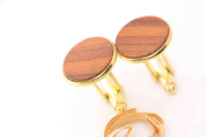 Manschettenknöpfe, Hölzerne Manschettenknöpfe Aus Holz, Geschenk Für Männer/18mm Vergoldet Intarsie Apfel von WoodArtGermany