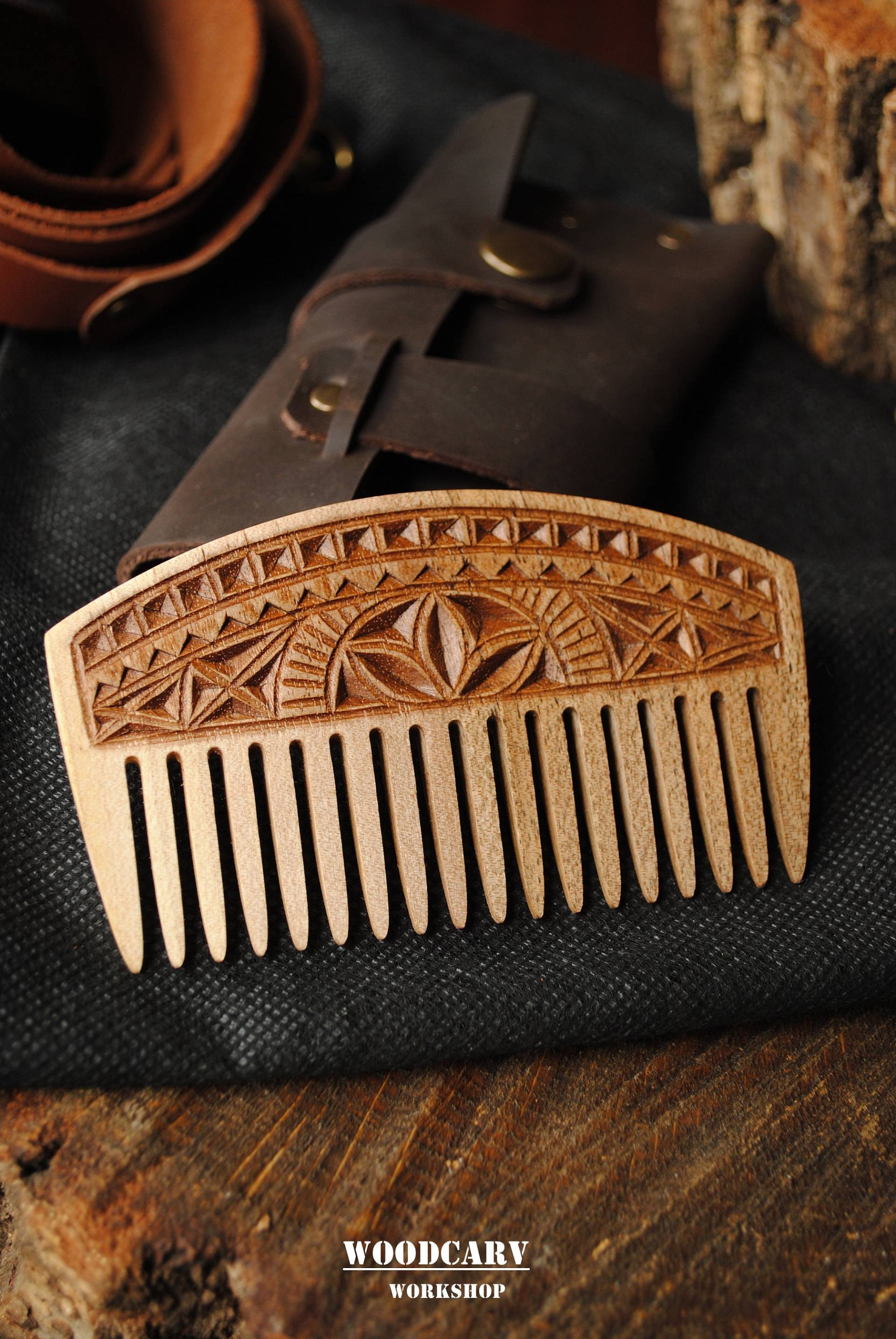 Personalisierter Bartkamm Für Freund Und Bruder Geschenk Holzkamm Mit Lederetui Männer Haarbürste Bräutigam Vatertag Personalisierter Bartkamm Für Freund Und Bruder Geschenk Holzkamm Mit Lederetui Männer Haarbürste Bräutigam Vatertag von WoodCarv