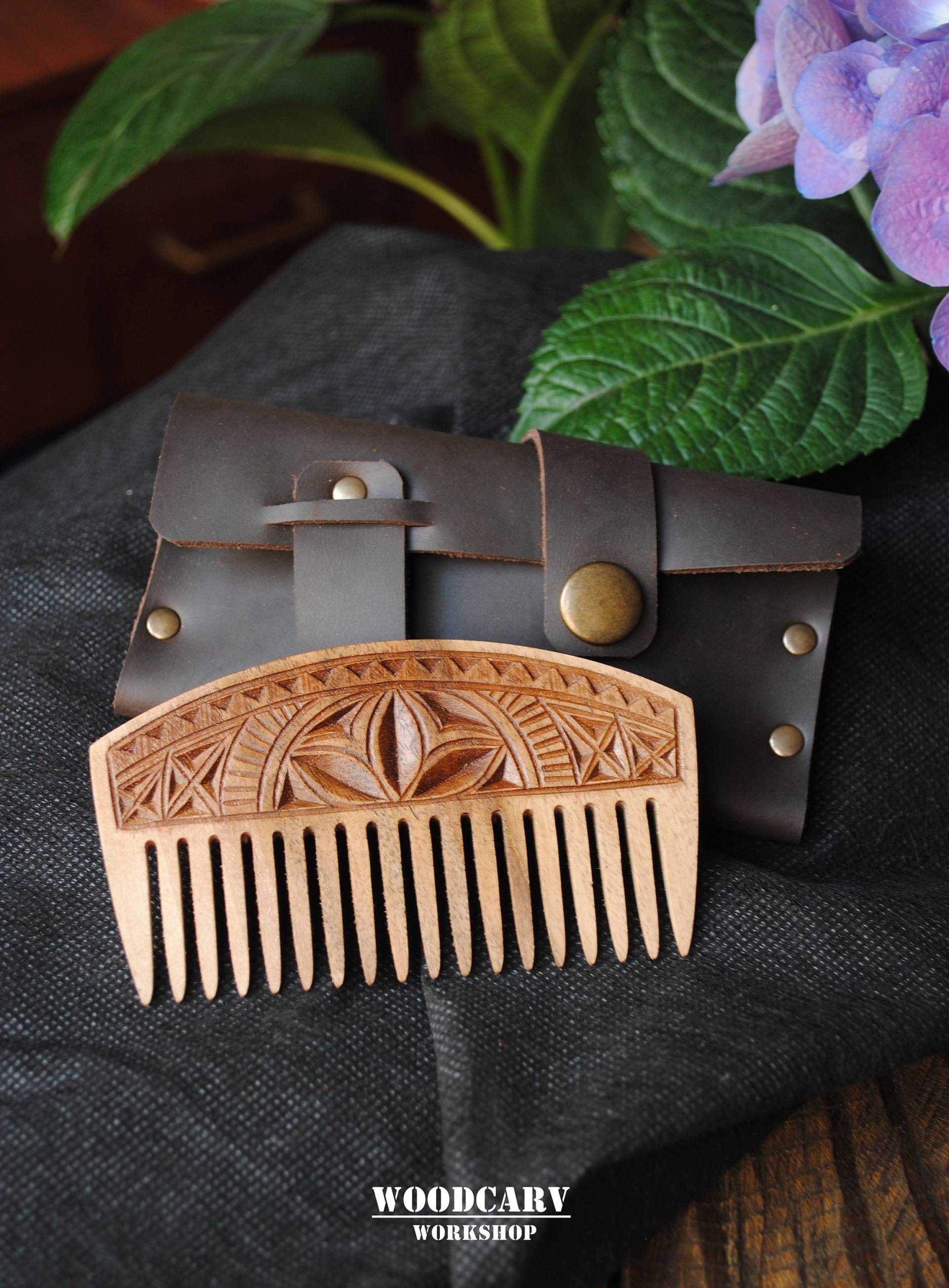 Valentinstag Geschenk Holz Bartkamm Personalisiert Männer Geschnitzte Haarbürste Geburtstagsgeschenk Für Sie Ihn Weihnachtsgeschenk Valentinstag Geschenk Holz Bartkamm Personalisiert Männer Geschnitzte Haarbürste Geburtstagsgeschenk Für Sie Ihn Weihnachtsgeschenk von WoodCarv