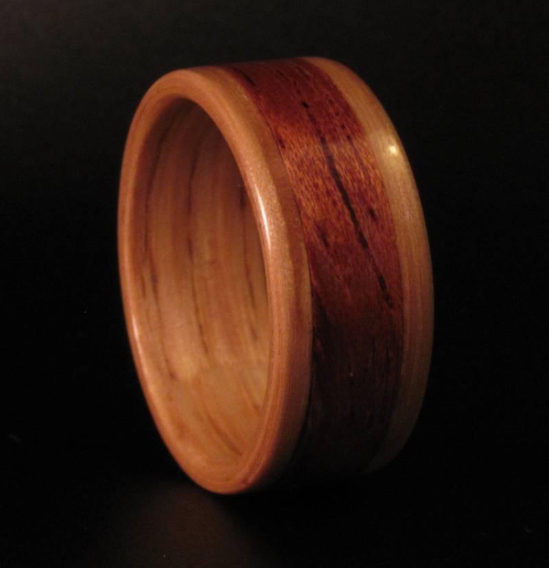 Eichenholz Ring Mit Bubinga Inlay Eichenholz Ring Mit Bubinga Inlay von WoodFlexDesign