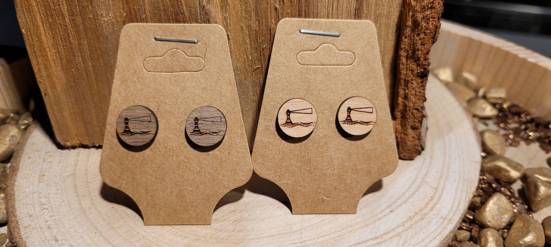 Massivholz Ohrring Aus Nuss Oder Kirsch - Holz Mit Edelstahl Fassung. Motiv Leuchtturm Massivholz Ohrring Aus Nuss Oder Kirsch - Holz Mit Edelstahl Fassung. Motiv Leuchtturm von WoodMetalArtShop