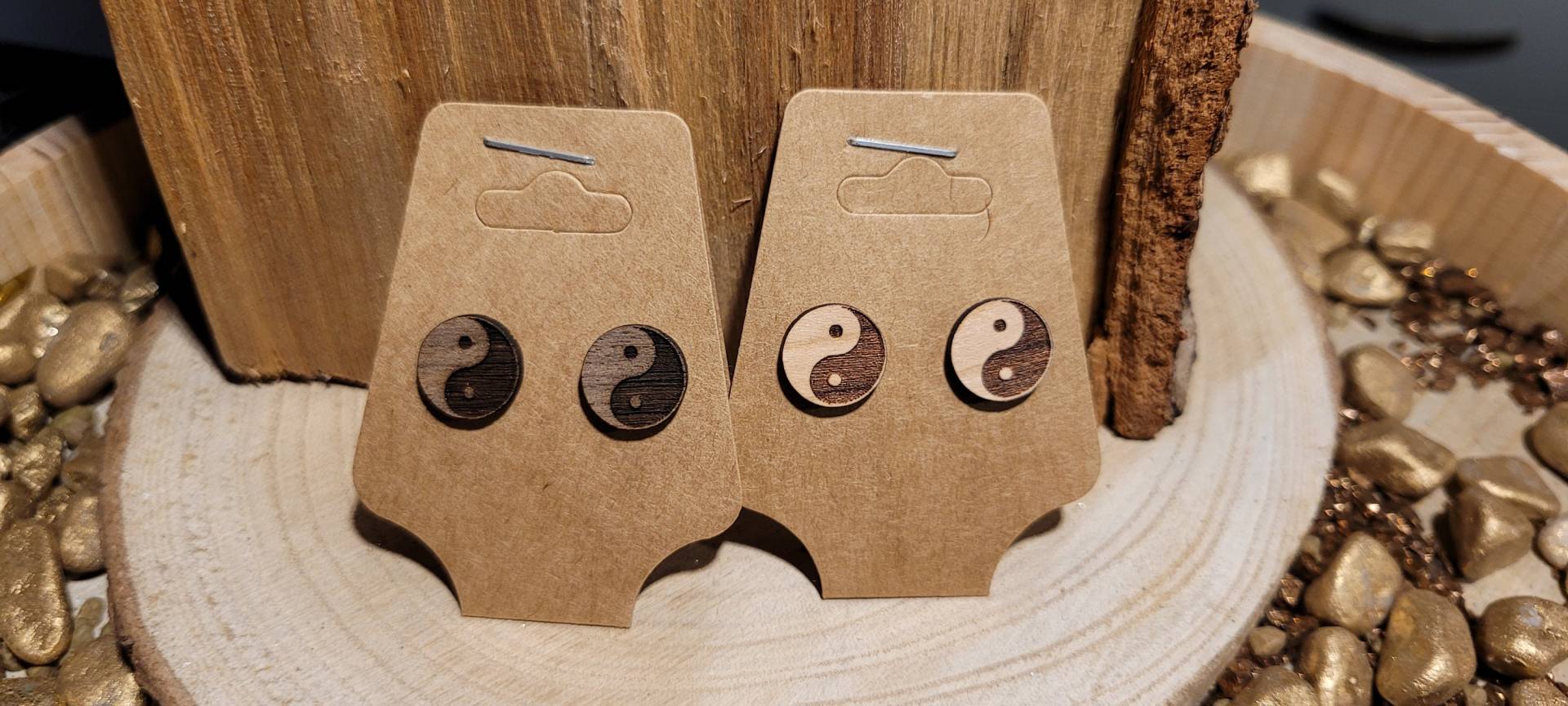 Massivholz Ohrring Aus Nuss Oder Kirsch - Holz Mit Edelstahl Fassung. Motiv Yin Yang Massivholz Ohrring Aus Nuss Oder Kirsch - Holz Mit Edelstahl Fassung. Motiv Yin Yang von WoodMetalArtShop