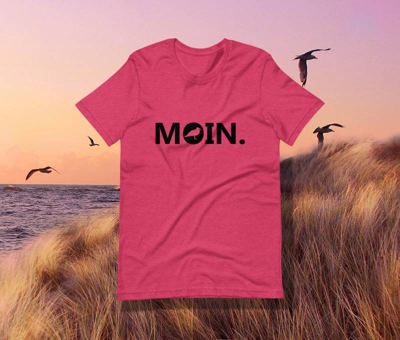 Moin. Mit Möwe | Unisex-T-Shirt von WoodPlanet25