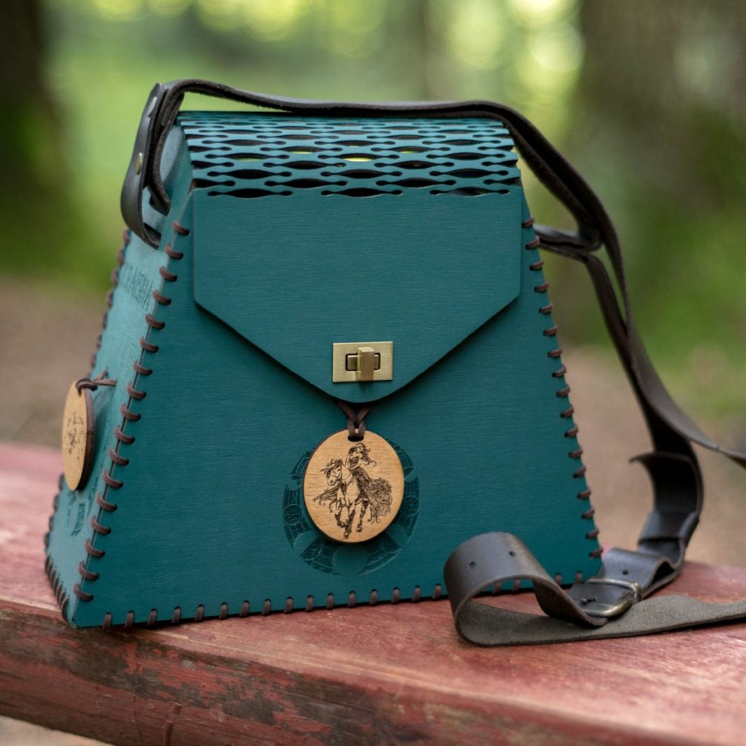 Handgefertigte Holz Clutch - Einzigartige Holztasche Umweltfreundliche Geldbörse Stilvolle Holzhandtasche Perfektes Geschenk Für Sie" Handgefertigte Holz Clutch - Einzigartige Holztasche Umweltfreundliche Geldbörse Stilvolle Holzhandtasche Perfektes Geschenk Für Sie" von WoodenBagBoutique