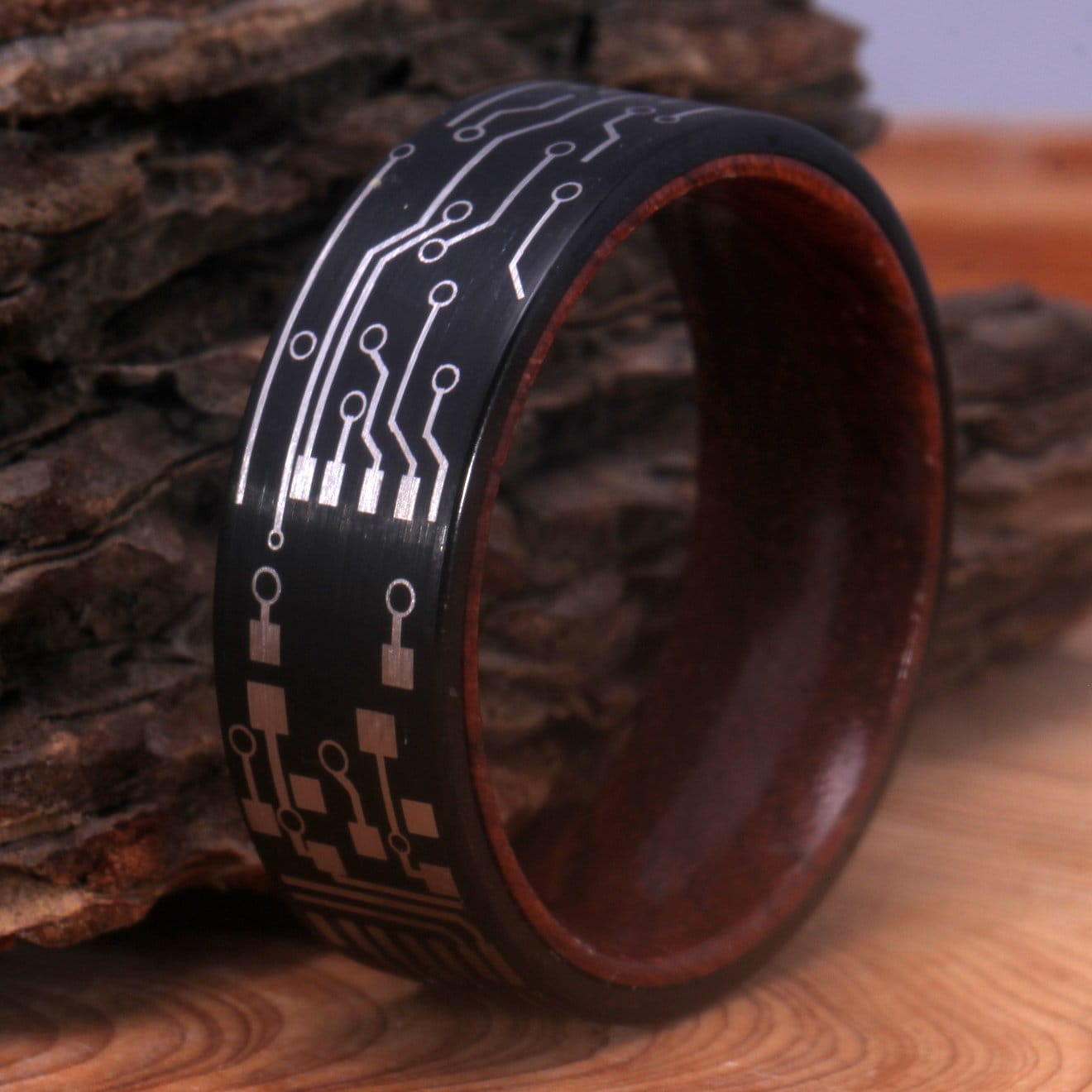 8mm Herren Schwarz Platine Wolfram Ring Mit Whisky Fass Holz Hülse Ehering Liebe Schmuck Ringe Geschenk von WoodenCombArt