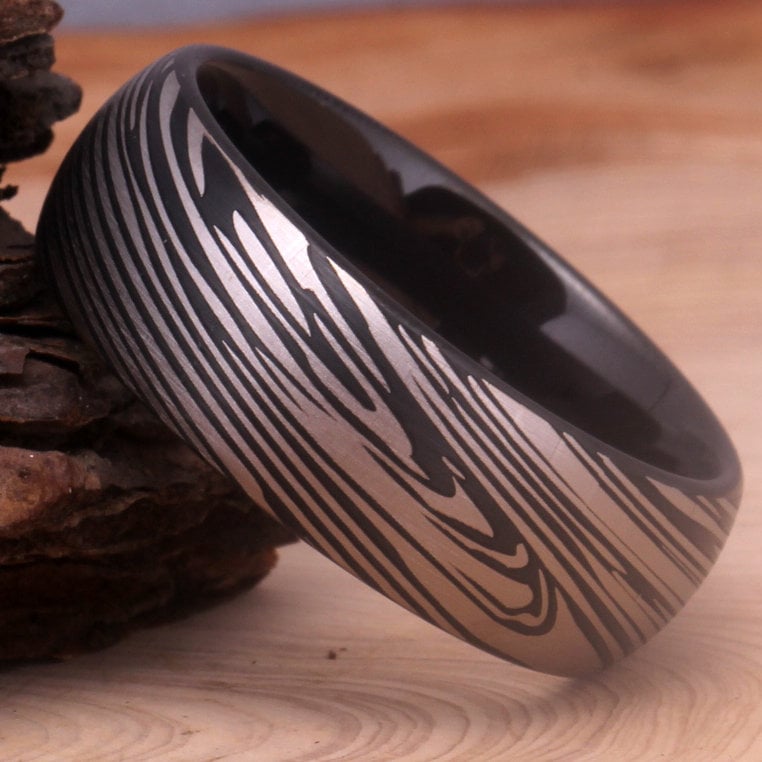 Damaskus Ring Schwarz Wolframring, Herrenring Wolframring, Unique Für Männer, Damaszenerring Silber 8mm von WoodenCombArt