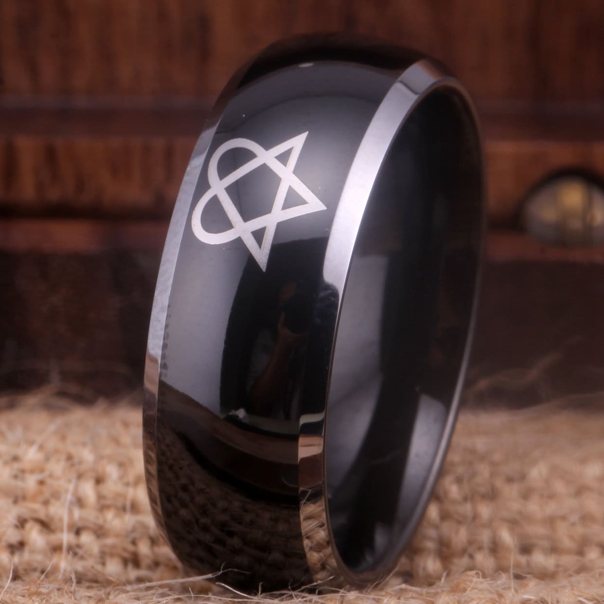 Heartagram Ring Liebesring Him Ville Valo Design Ehering Schwarzes Wolframring Mit Silberkanten von WoodenCombArt