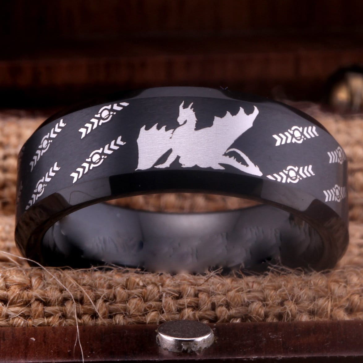 Monster Hunter World Ring Der Fatalis Drache Schwarz Wolfram Ehering Männer Frauen Versprechen Verlobung Hochzeit Jahrestag Geschenk von WoodenCombArt