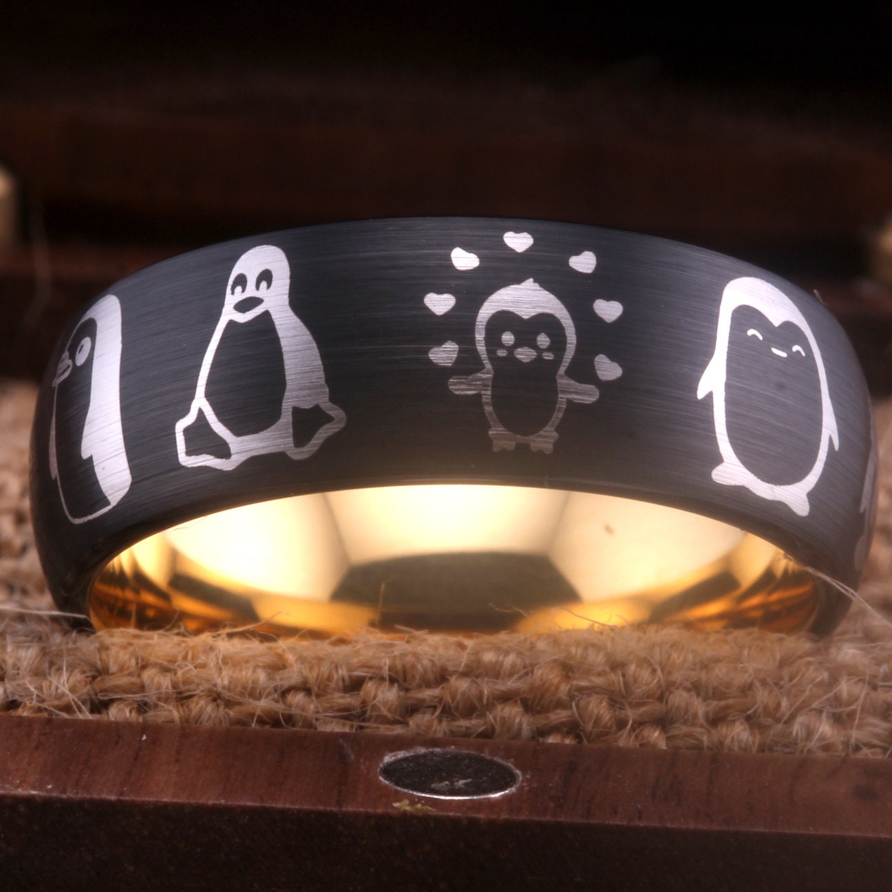 Pinguin Ring Pinguine Wolfram Schmuck Ehering Süße Gravierte Geschenk Jahrestag von WoodenCombArt