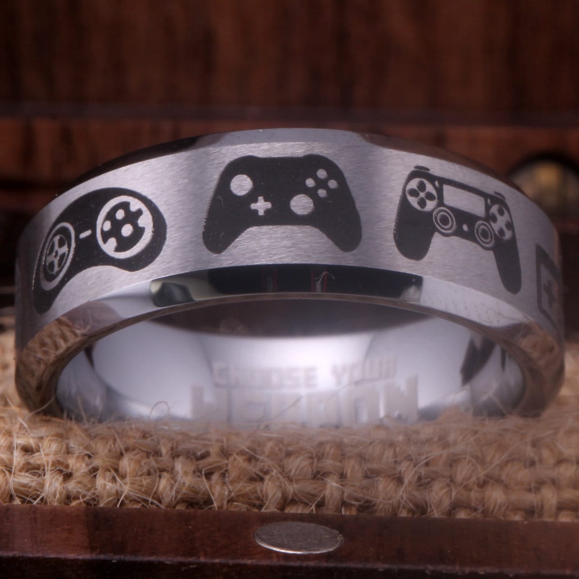 Video Gamer Versprechen Ring Für Die Liebe - Game Controller Wolfram Ehering Sein Und Ihr Geschenke Game-Spieler Wählen Sie Ihre Waffe von WoodenCombArt