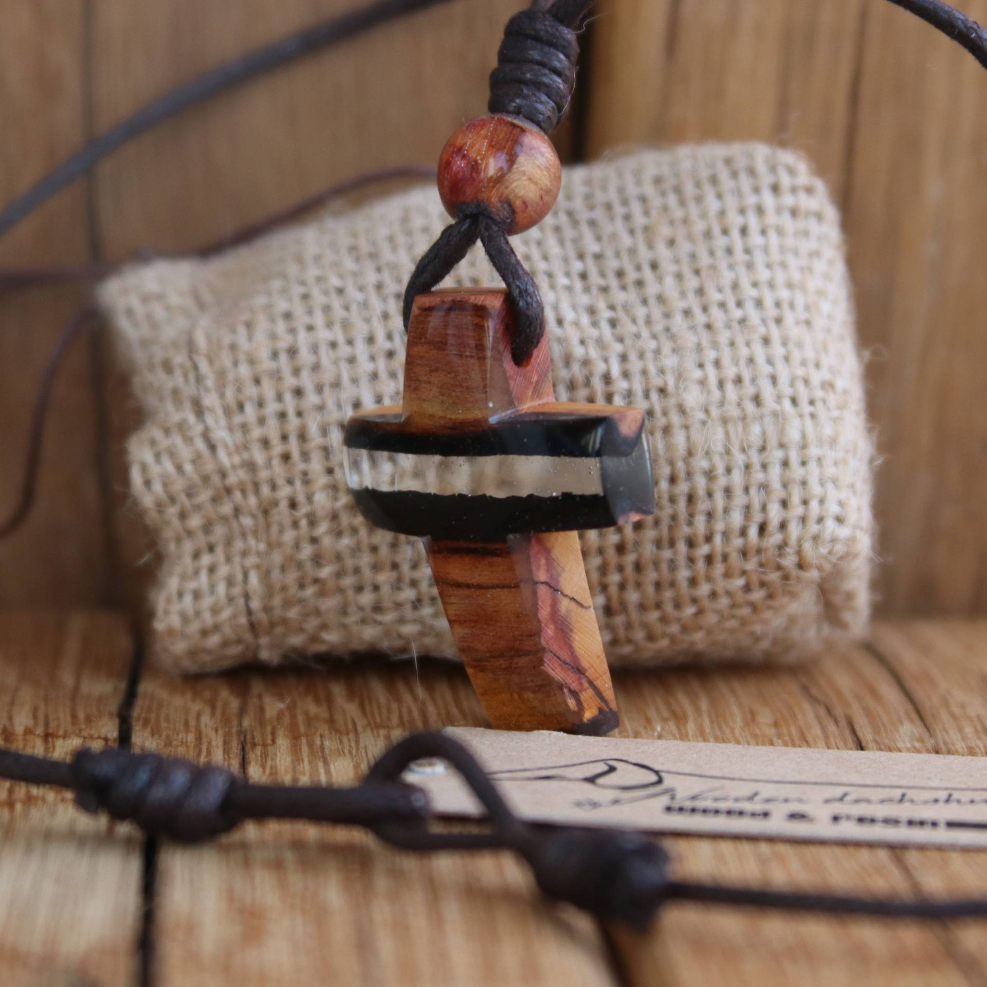 Harz Holz Schmuck Halskette Boho Kreuz Mann Christian Moderner Handgemachter Einzigartiger Harz Holz Schmuck Halskette Boho Kreuz Mann Christian Moderner Handgemachter Einzigartiger von WoodenDachshund