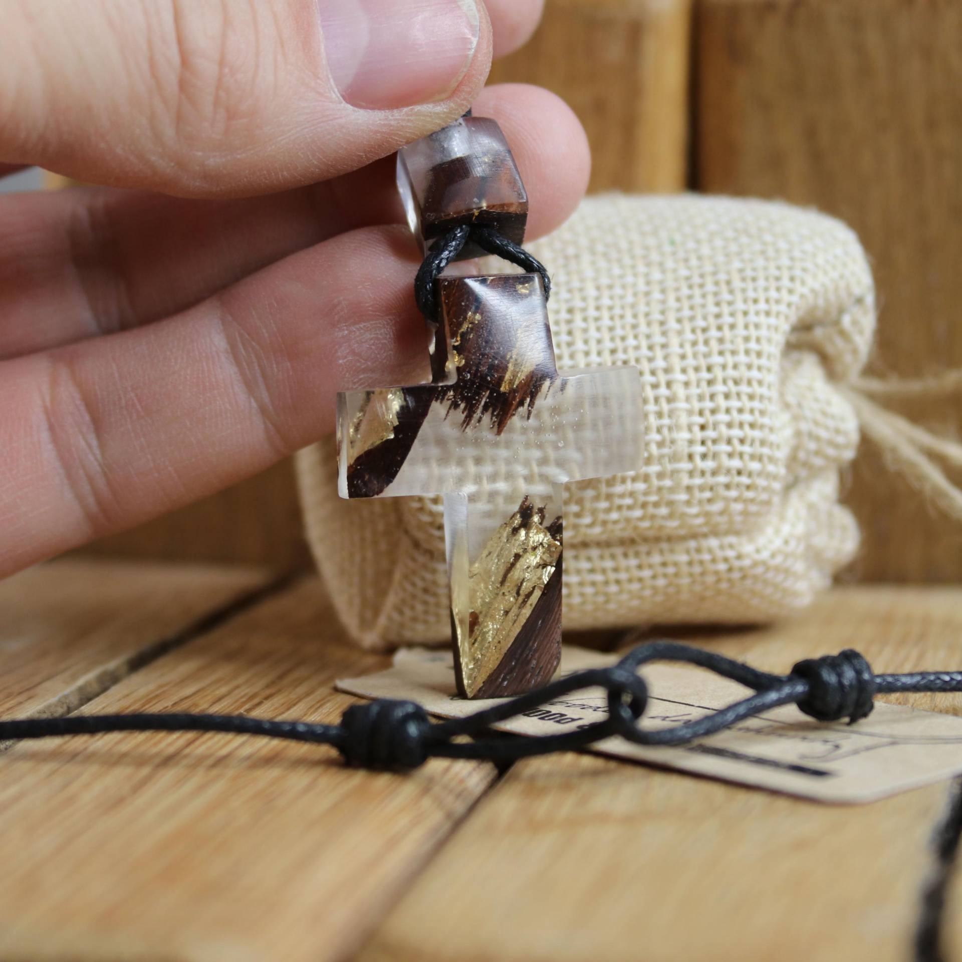 Holz Kreuz Halskette Anhänger Harz Kunst Hand Geschnitzt Schmuck Herren Frauen Holz Kreuz Halskette Anhänger Harz Kunst Hand Geschnitzt Schmuck Herren Frauen von WoodenDachshund