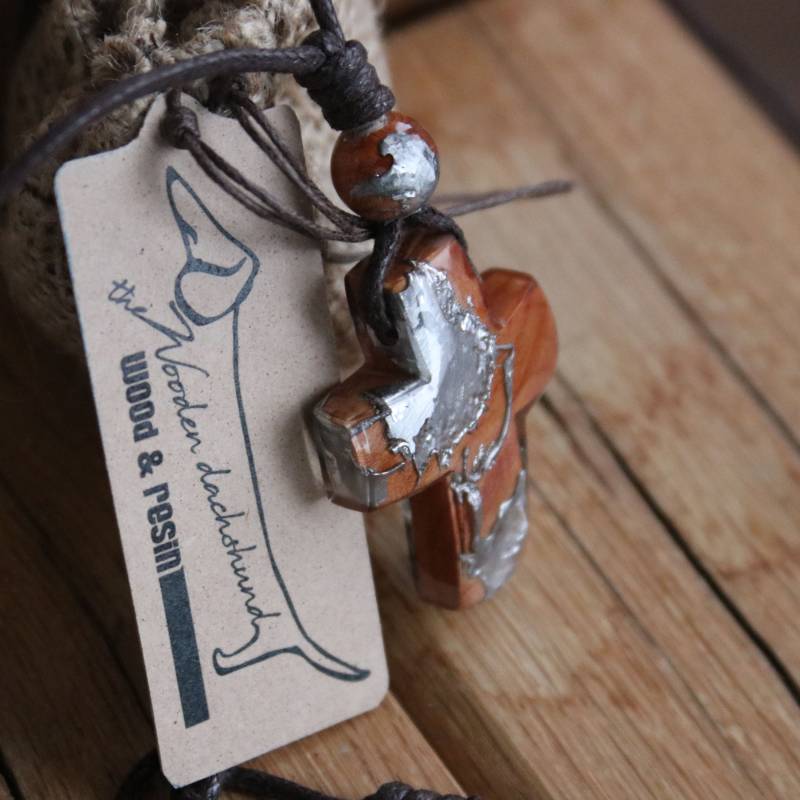 Holz Schmuck Harz Anhänger Geschenk Einzigartiger Kreuz Ostergeschenk Handgemachter Unisex Halskette Boho Holz Schmuck Harz Anhänger Geschenk Einzigartiger Kreuz Ostergeschenk Handgemachter Unisex Halskette Boho von WoodenDachshund