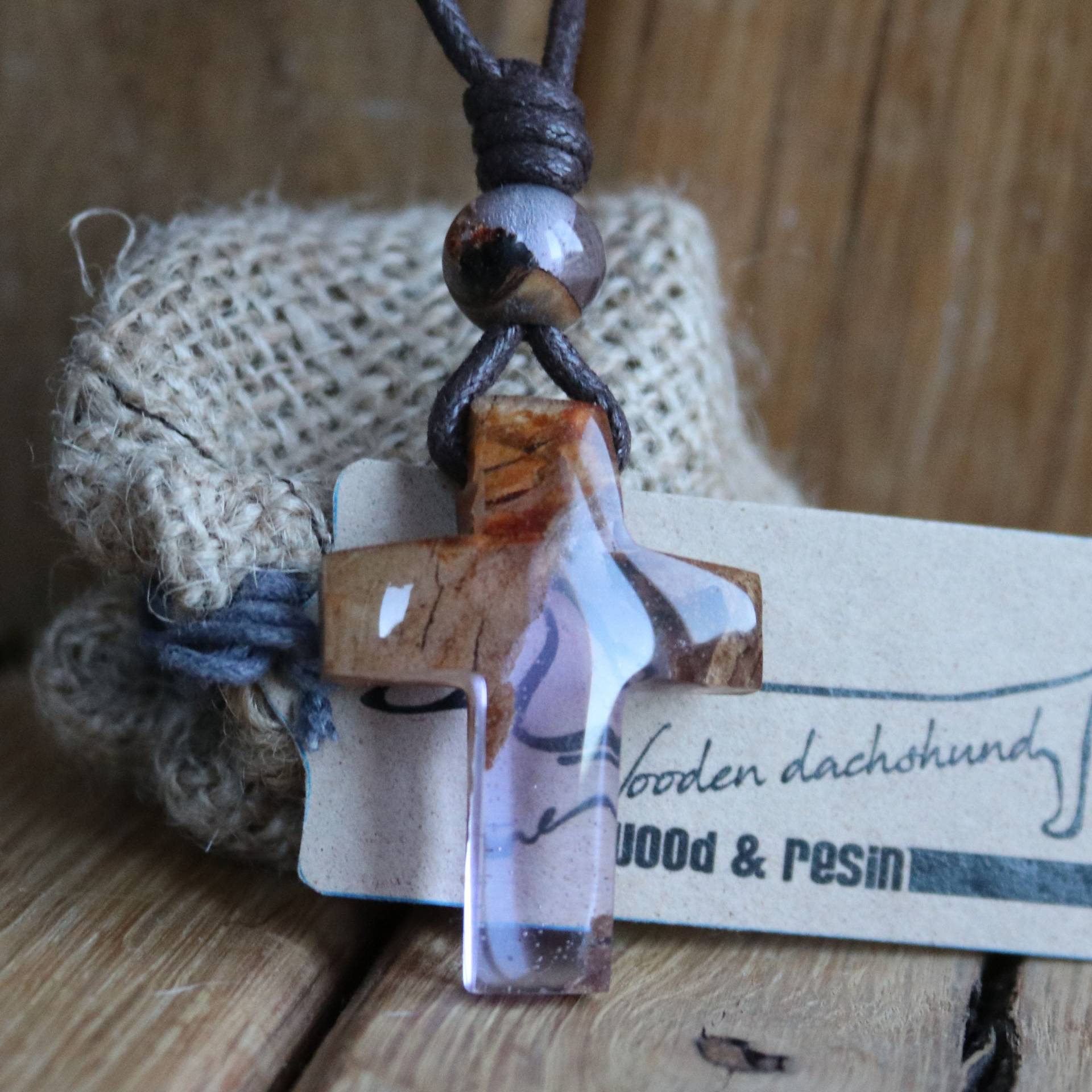 Holzkreuz Harz Schmuck Christian Boho Holz Halskette Modeschmuck Anhänger Geschenk Für Frauen Holzkreuz Harz Schmuck Christian Boho Holz Halskette Modeschmuck Anhänger Geschenk Für Frauen von WoodenDachshund