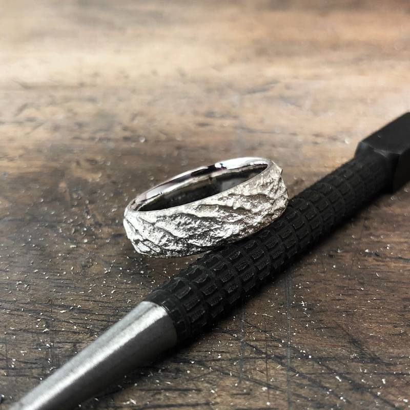 Berg Ring, Chunky Herrenring, Rock Ring Berg Ring, Chunky Herrenring, Rock Ring von WoodenGold