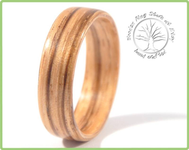 Zebrano-Ring. Gebogene Holz-Ring. Zebra Holz Einfach Verlobungsring, Ehering, Hochzeit Band, Leicht Zu Tragen. Herren Ring, Frauenring. Langlebig von WoodenRingStore