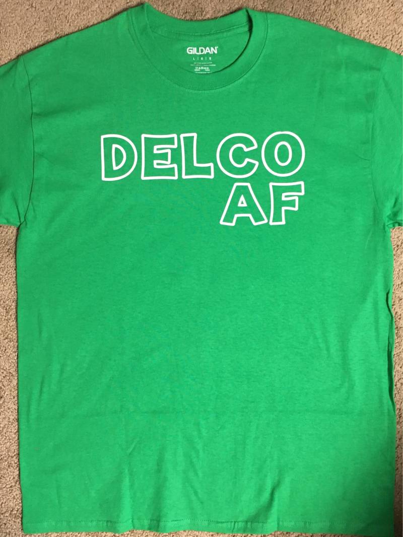Delco T-Shirt Versandkostenfrei Delco Stiefel St. Pattys Tag Tshirt St. T-Shirt Delco T-Shirt Versandkostenfrei Delco Stiefel St. Pattys Tag Tshirt St. T-Shirt von WoodenSpoonCrafts