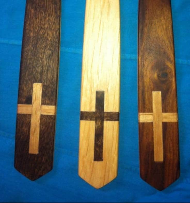 Handgefertigte Holzkreuz Krawatte Christliches Religiöses Geschenk Handgefertigte Holzkreuz Krawatte Christliches Religiöses Geschenk von WoodenTiesUK