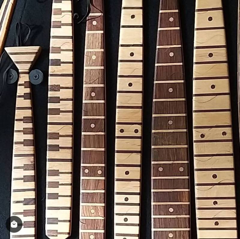Musikkrawatte Aus Holz Klaviertastatur & Gitarre Fret Design Musikkrawatte Aus Holz Klaviertastatur & Gitarre Fret Design von WoodenTiesUK