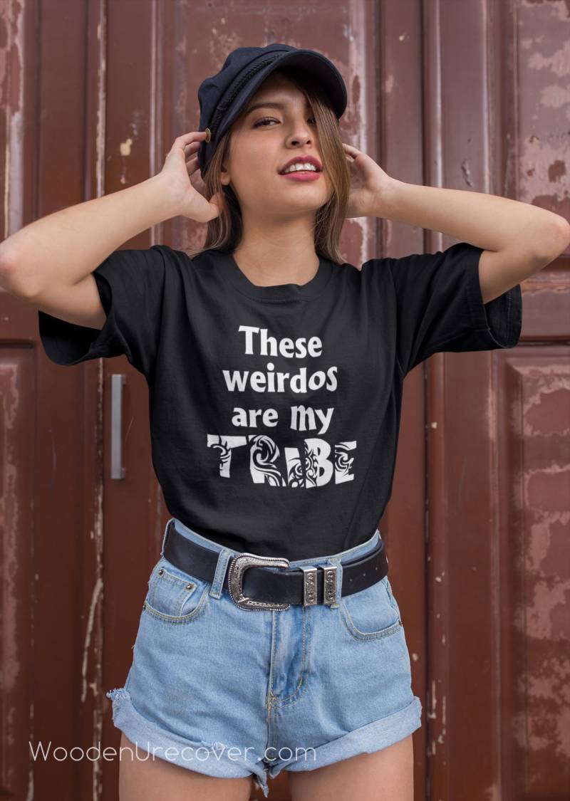 Diese Weirdos Are My Tribe, 12 Step T-Shirts, Lustige Genesung T-Shirts Und Geschenke Für Männer Frauen in Schritt-Programme von WoodenUrecover