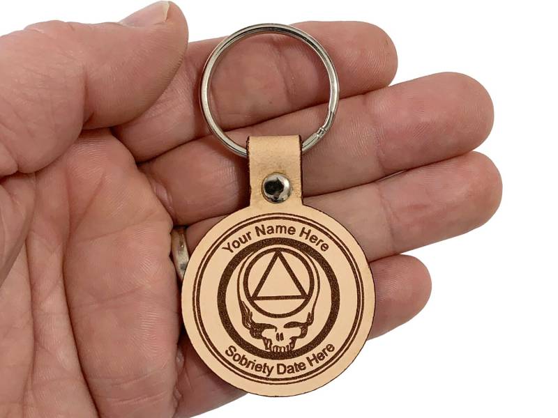 Personalisierte Leder Alkoholiker Anonyme Stealie Schlüsselanhänger, Aa Steal Your Face Genesung Laser Gravierte 12 Schritt Geschenke von WoodenUrecover