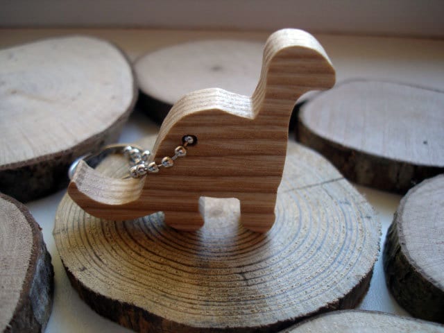 Holz Dino Schlüsselanhänger Dinosaurier Hand Geschnitten Holz Dino Schlüsselanhänger Dinosaurier Hand Geschnitten von Woodenday