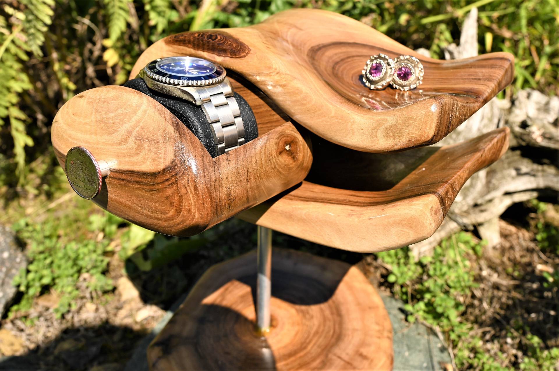Unikat Schmuckkästchen/Uhrenständer Walnussbaum Massiv Unikat Schmuckkästchen/Uhrenständer Walnussbaum Massiv von WoodenringsDesigns