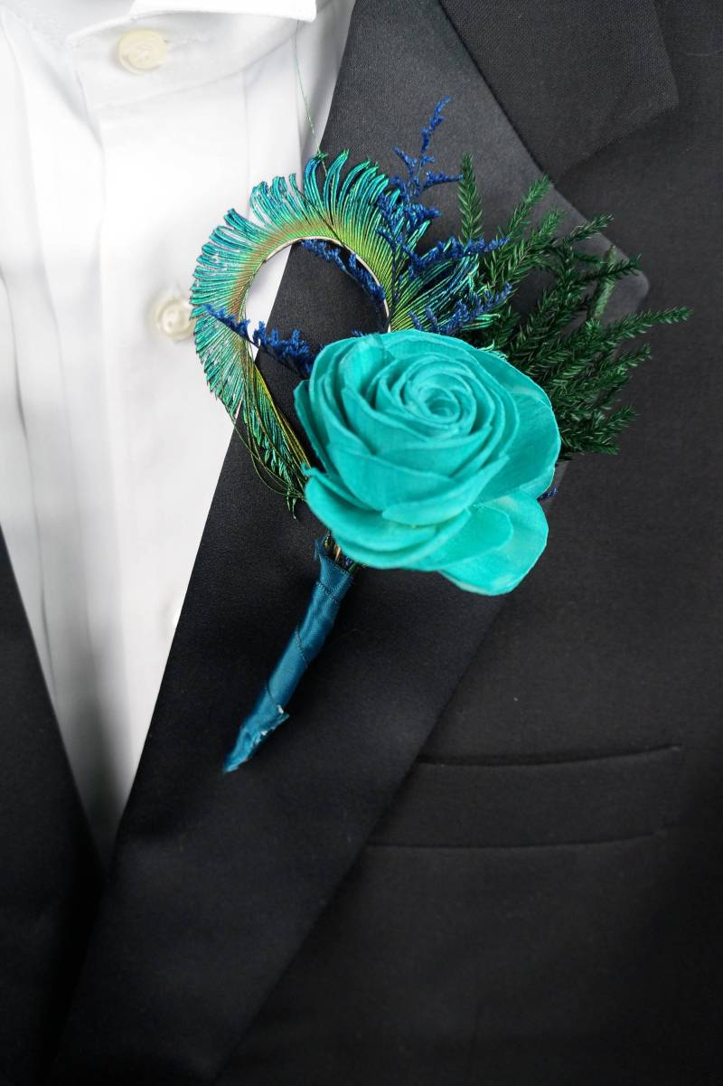 Pfau Holz Sola Blume Boutonniere Pfau Holz Sola Blume Boutonniere von WoodlandFlowerCo