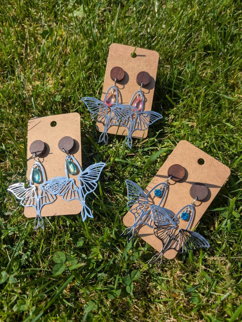 Fary Wing Nussholz Edelstahl Ohrringe Handmade With Love Fary Wing Nussholz Edelstahl Ohrringe Handmade With Love von Woodperoni