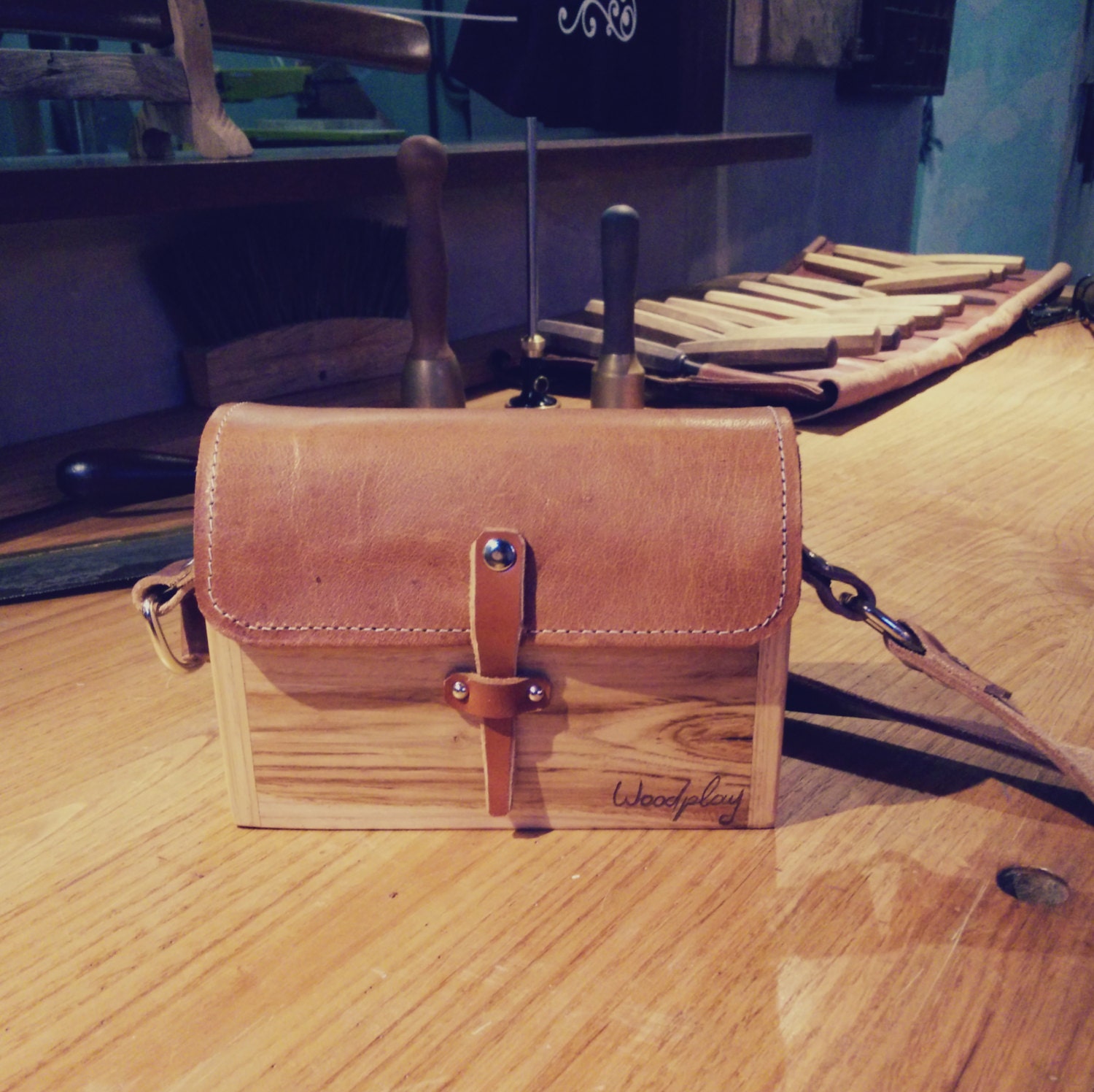 Geldbeutel. Eine Kleine Umhängetasche Aus Holz von WoodplayGR