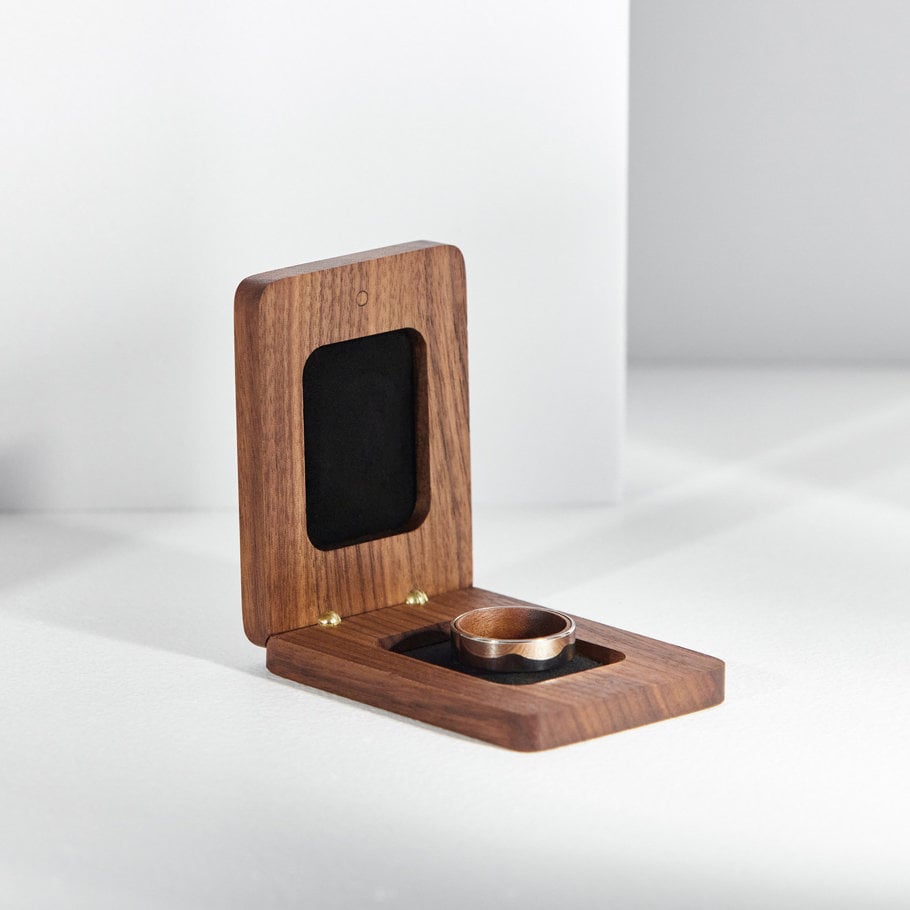 Band Ring Box, Woodsbury, Ringbox, Walnussholz, Holzkiste, Schmuckschatulle, Holzkiste Band Ring Box, Woodsbury, Ringbox, Walnussholz, Holzkiste, Schmuckschatulle, Holzkiste von WoodsburyRingCases