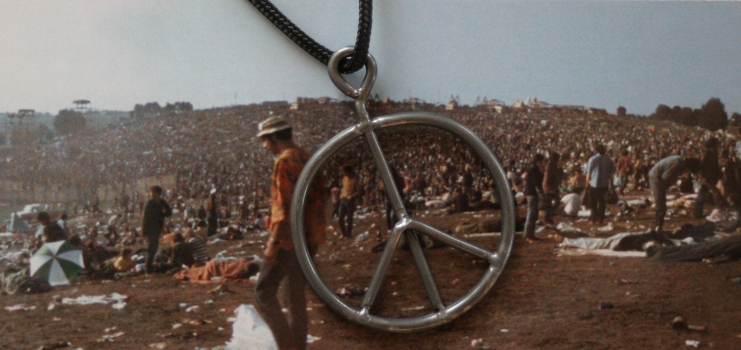 Vintage 1969 Woodstock Konzert Festival Zaun Peace Zeichen Halskette Vintage 1969 Woodstock Konzert Festival Zaun Peace Zeichen Halskette von WoodstockFenceGuy